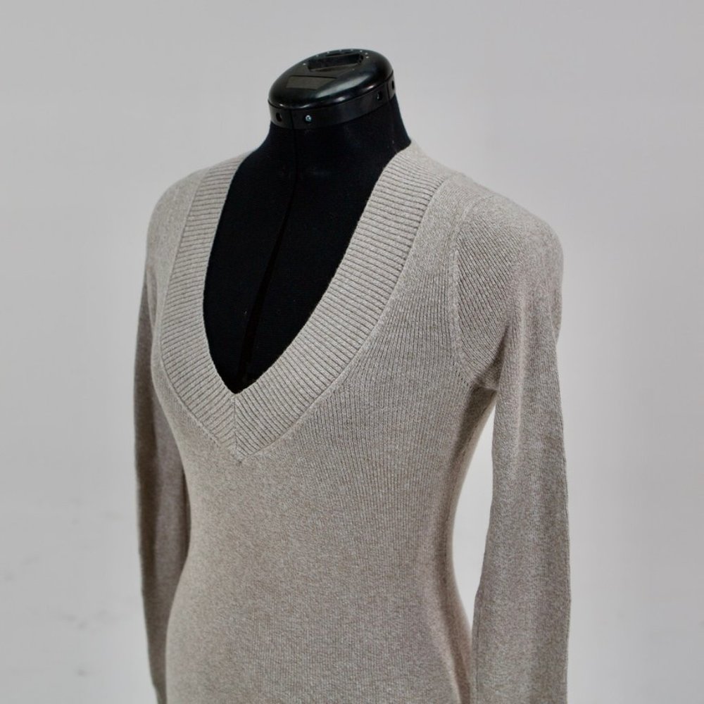 V-Neck Tan Ribbed Sweater - Picture 3 of 4